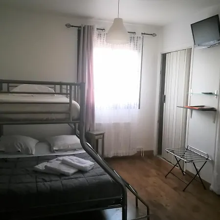 Hotel Terrasses De L'aven 2*